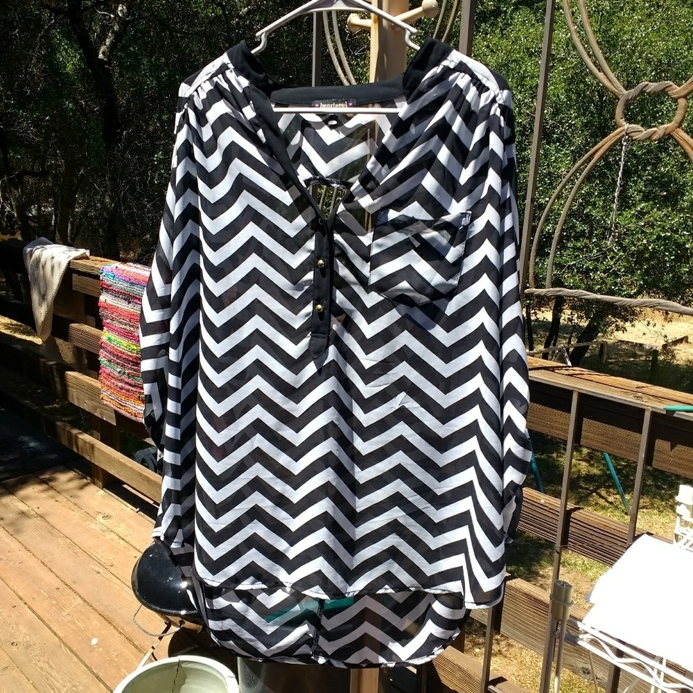 Heartsoul black and white  sheer top 3/4 sleeve